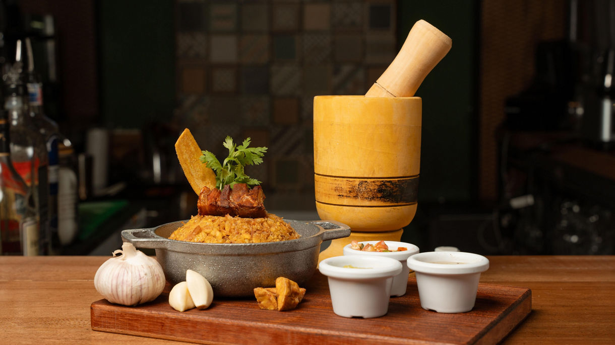 Discover Puerta Plata in a Classic Car & Mofongo Class