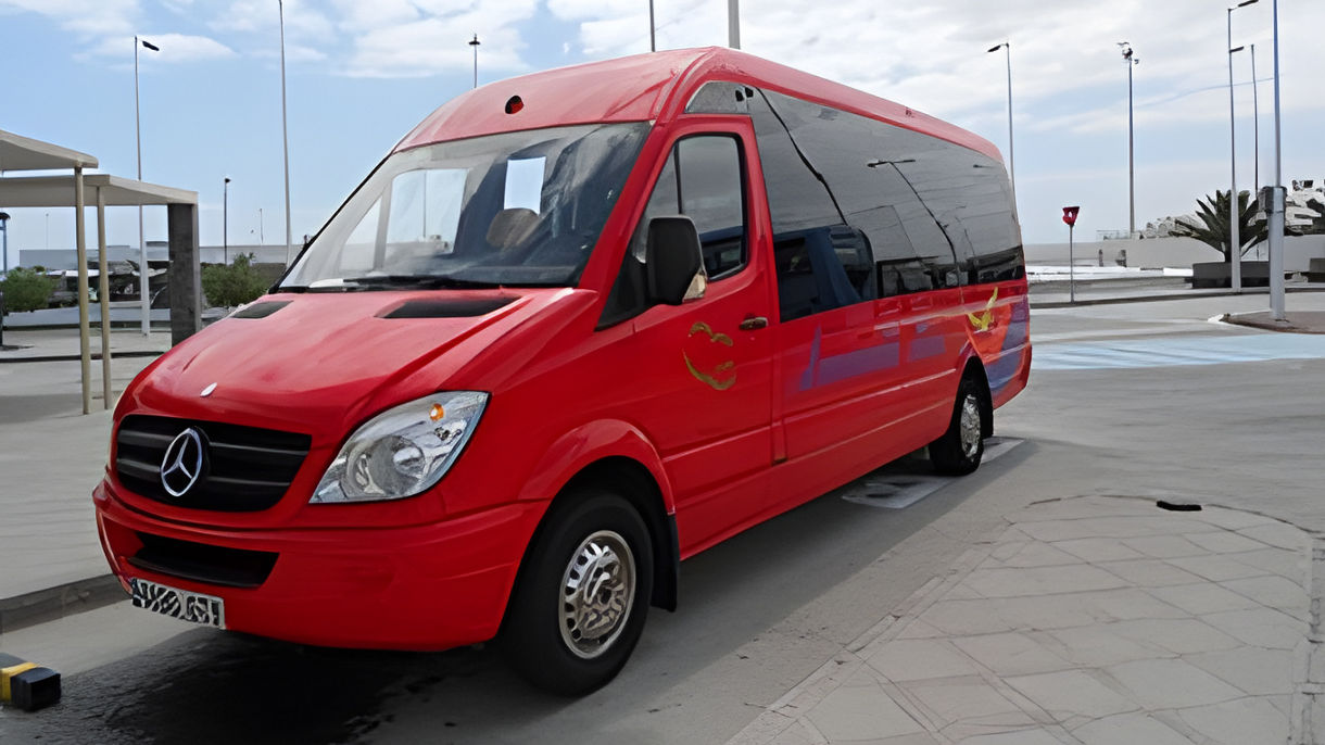 Arrecife Private Minibus Full Day with Guide