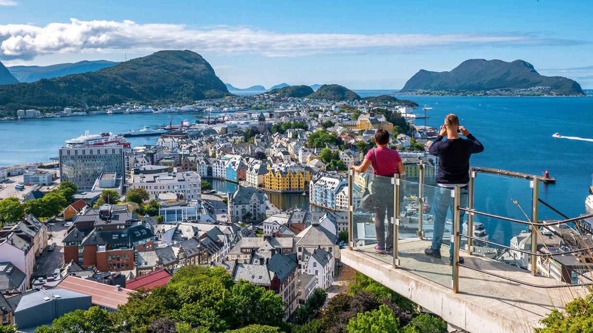 Picture Perfect: City Selfies in Alesund