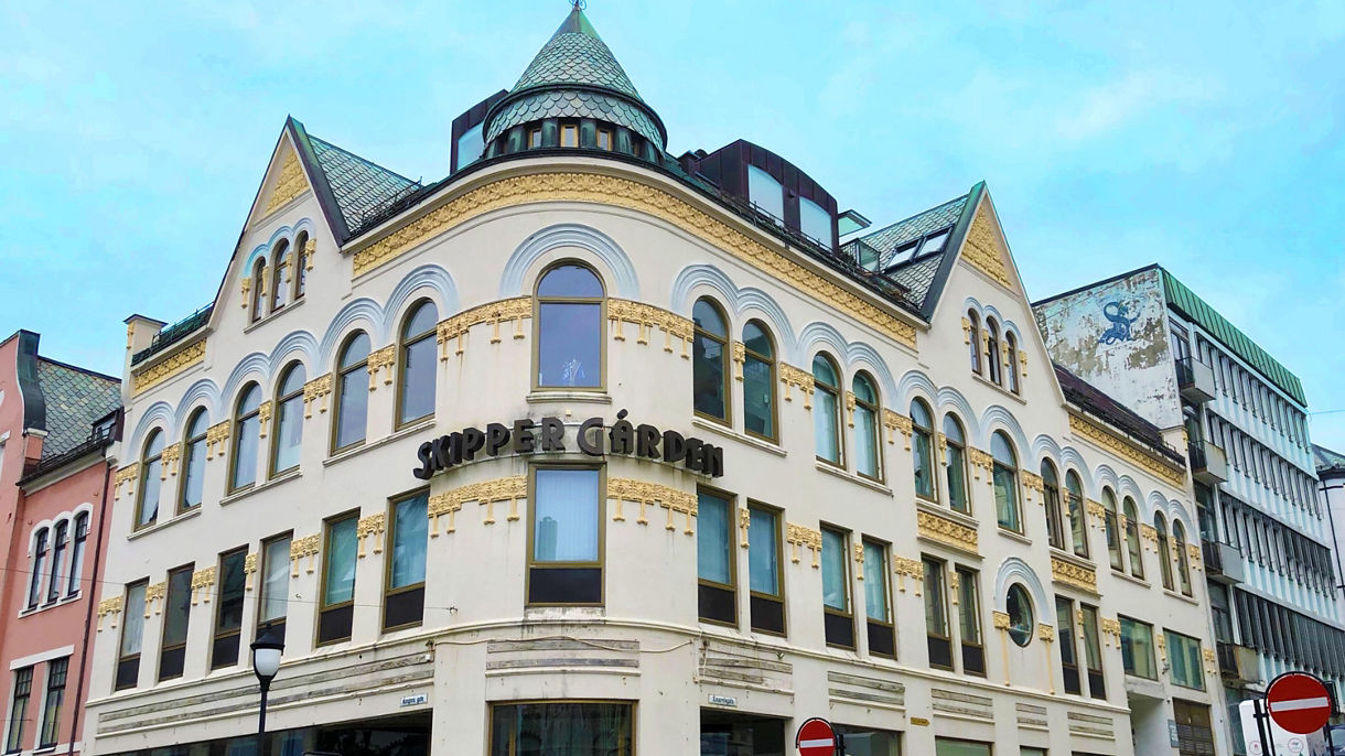 Picture Perfect: City Selfies in Alesund