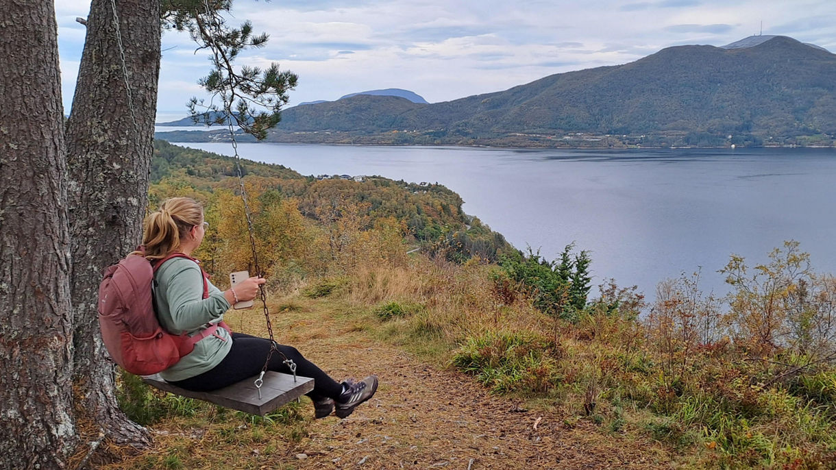 Hike to Sperrenakken Viewpoint
