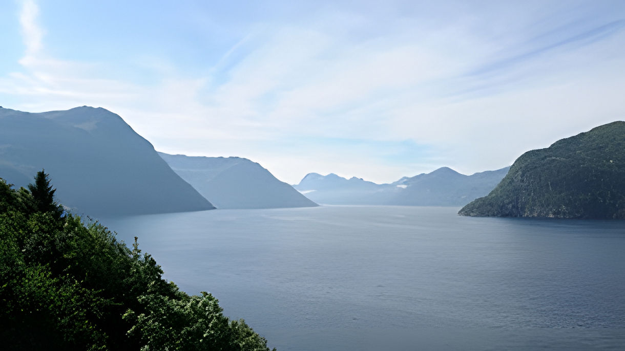 Easy Hjorundfjord Cruise
