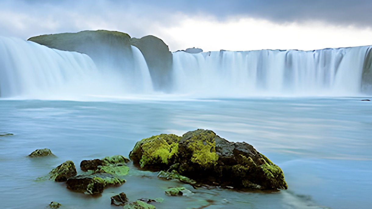 Godafoss Waterfall & Earth Lagoon