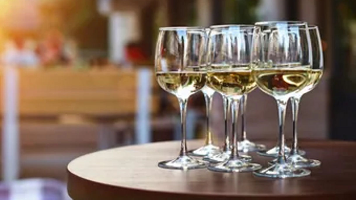 About Albany Walk & Wine