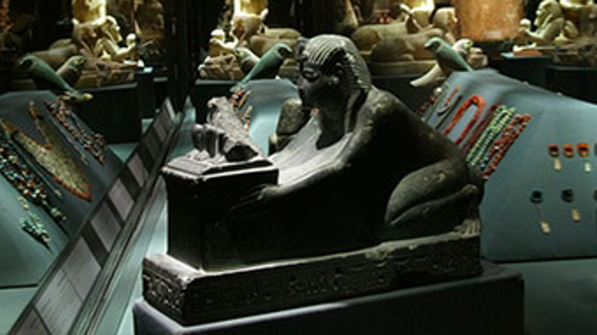 Alexandria Museum, Catacombs & Pompey's Pillar