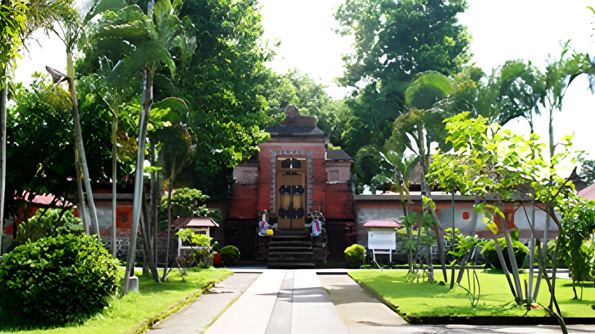 Lingsar Temple, Mayura Water Palace & Craft Village