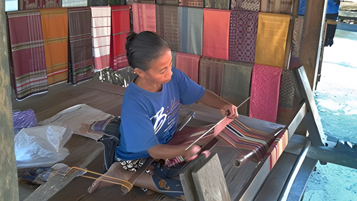 Sasak Traditional Houses, Crafts Villages & Kuta Beach