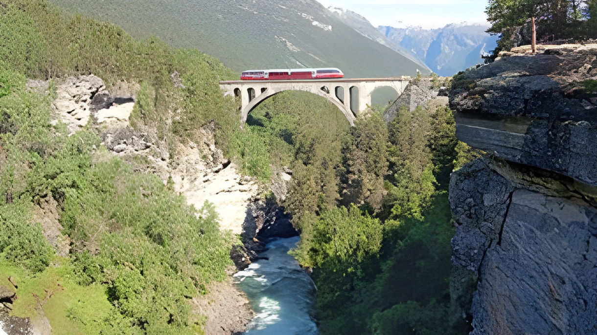 Raumabanen Railway & Troll Wall