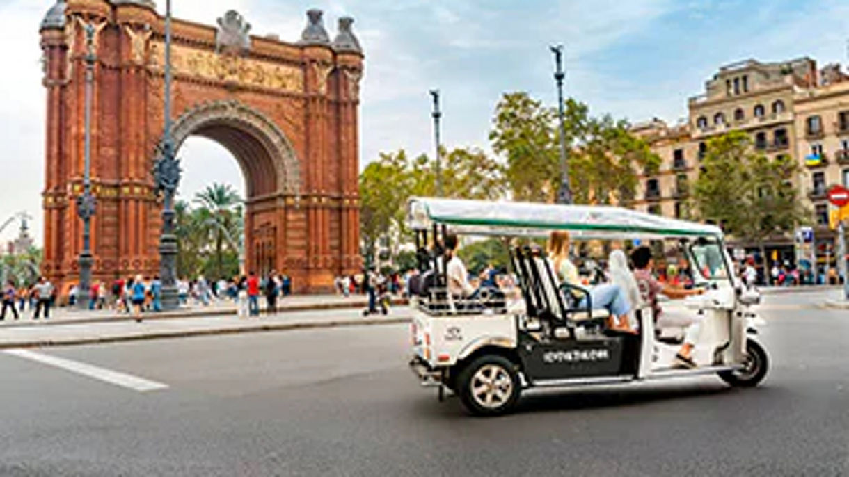 BARCELONA BY TUK-TUK AND TIME ON YOUR OWN