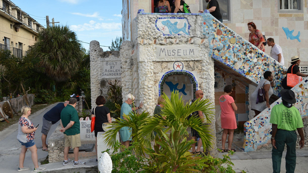 Open Air Tram & Authentic Bahamian Culture Tour