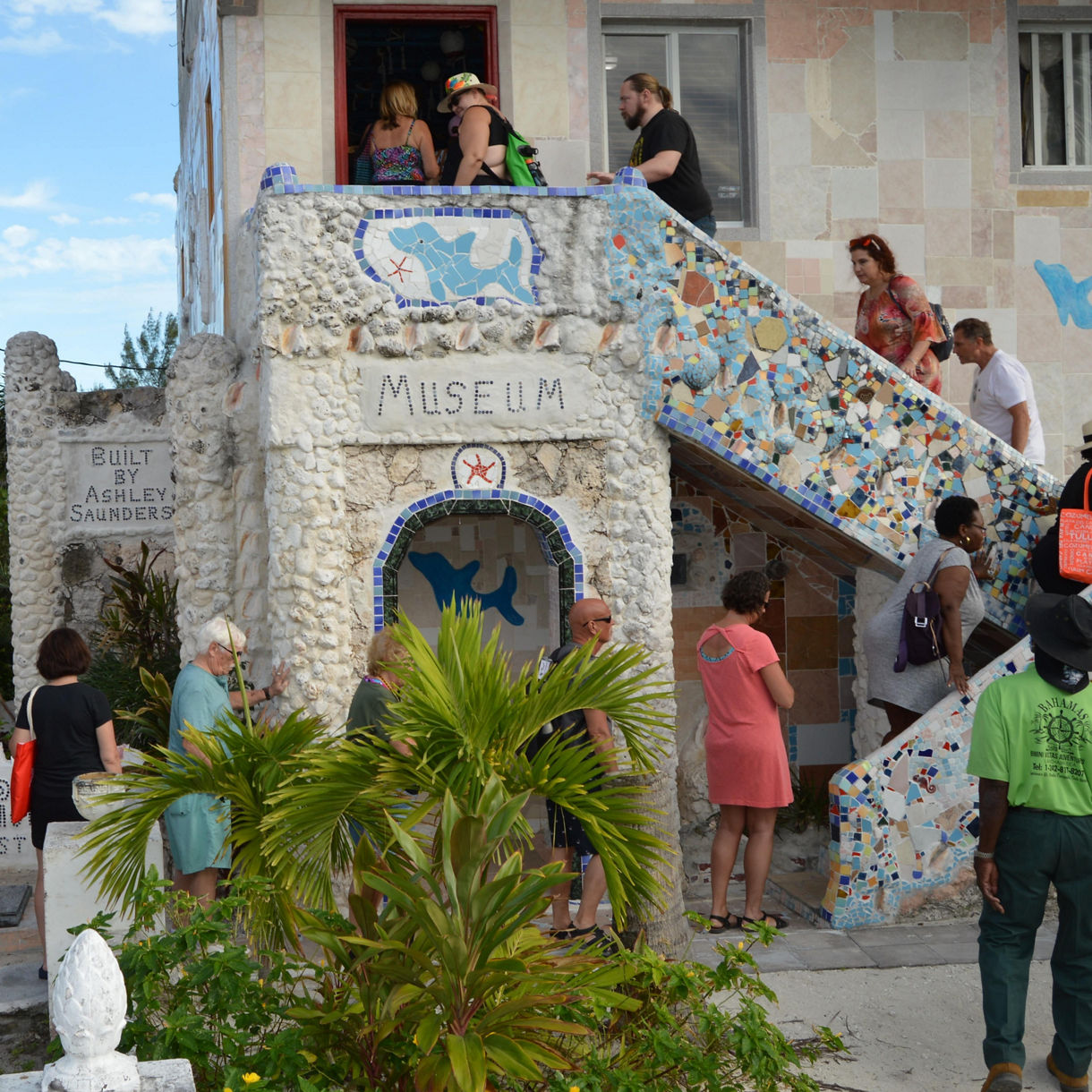 Open Air Tram & Authentic Bahamian Culture Tour