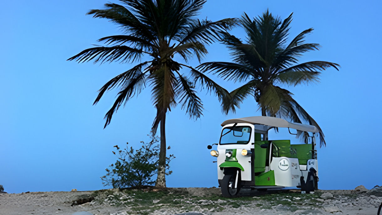 Scenic Tour of Kralendijk via Eco-Powered Tuk Tuk
