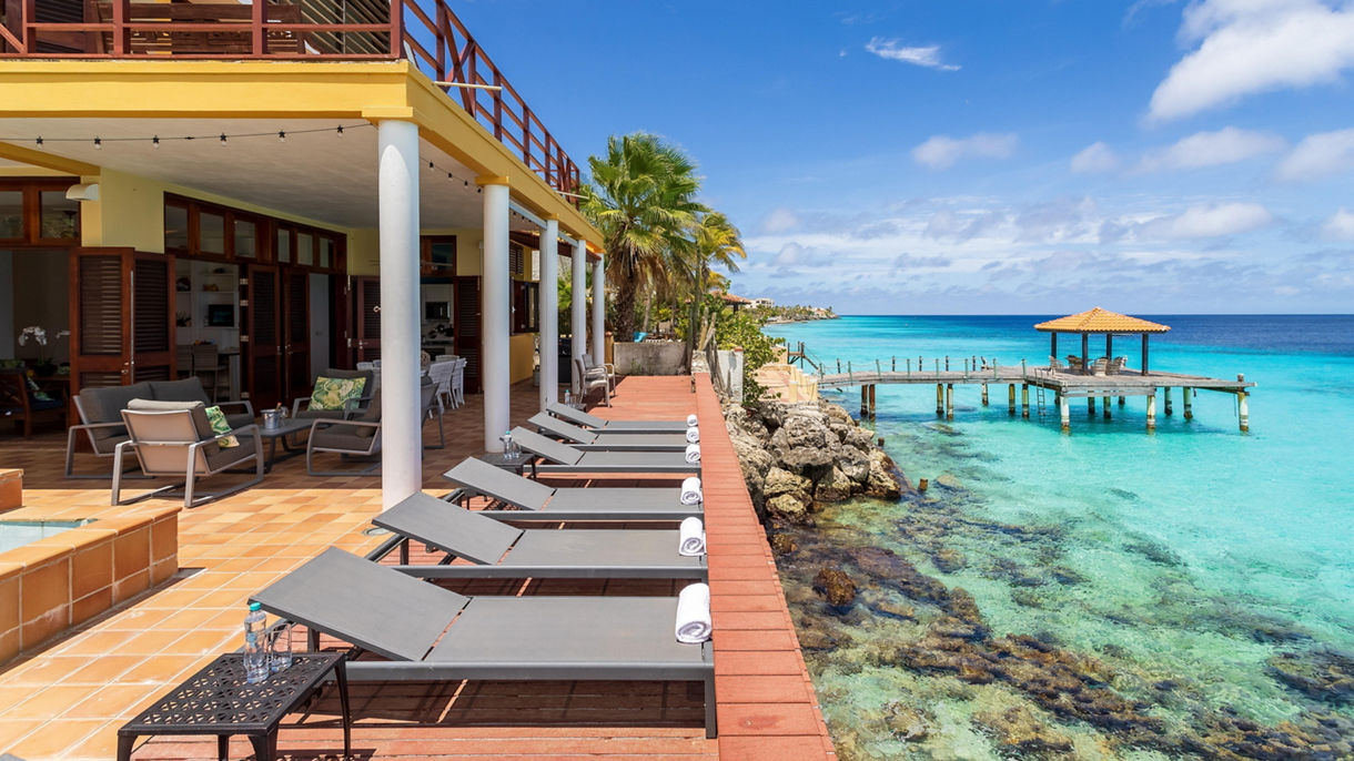 Exclusive Oceanfront Villa Retreat - Adults Only