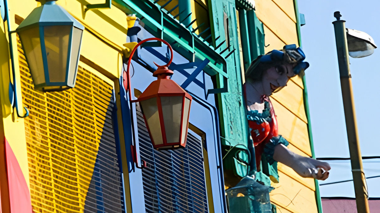 Debark Tour - City Drive, La Boca & Recoleta Cemetery