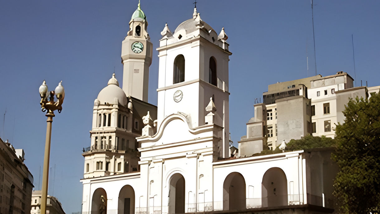 Debark Tour - City Drive, La Boca & Recoleta Cemetery