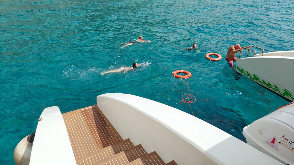 Coastal Discovery: Cruise Cartagena´s hidden shores and swim