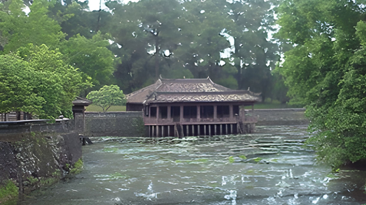 Hue: Imperial Citadel & Tu Duc Royal Tomb
