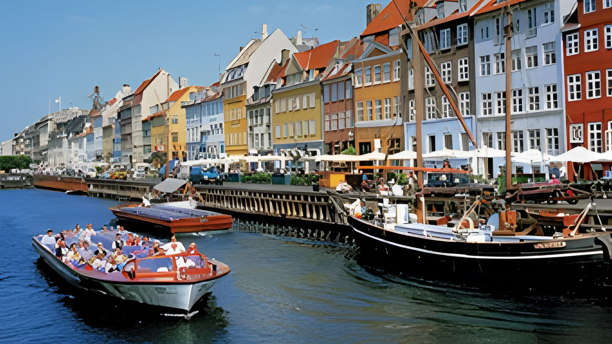 Copenhagen City Drive & Canal Cruise