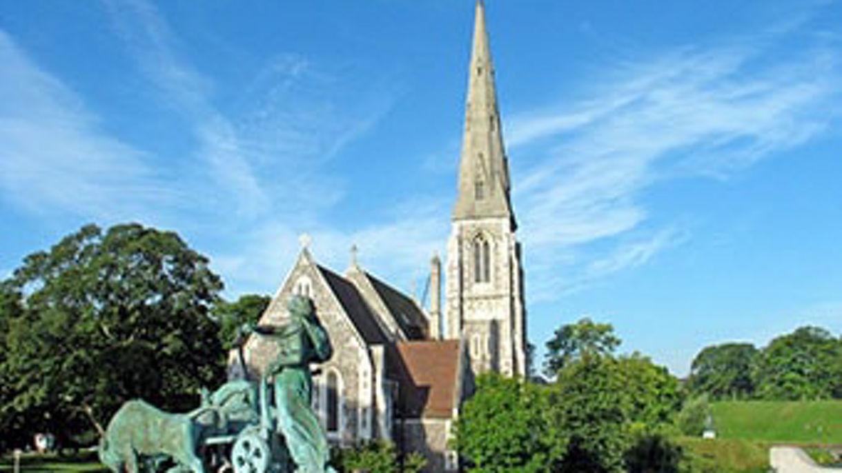 Easy Copenhagen Debark Tour with Airport Transfer
