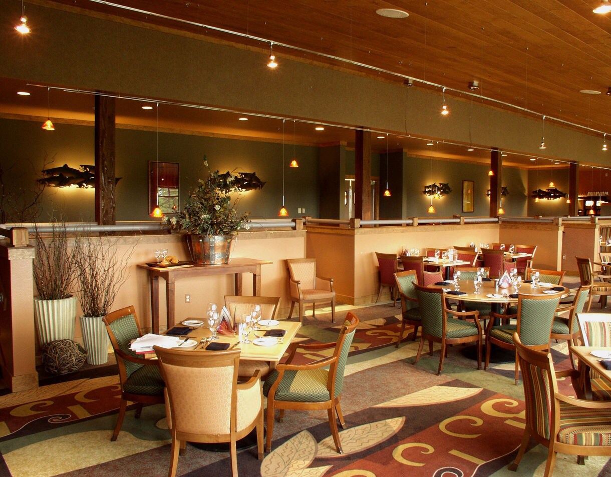 At Two Rivers Restaurant, enjoy an elegant dining room with mountain and valley views, perfectly paired with the freshest seafood and expert preparation