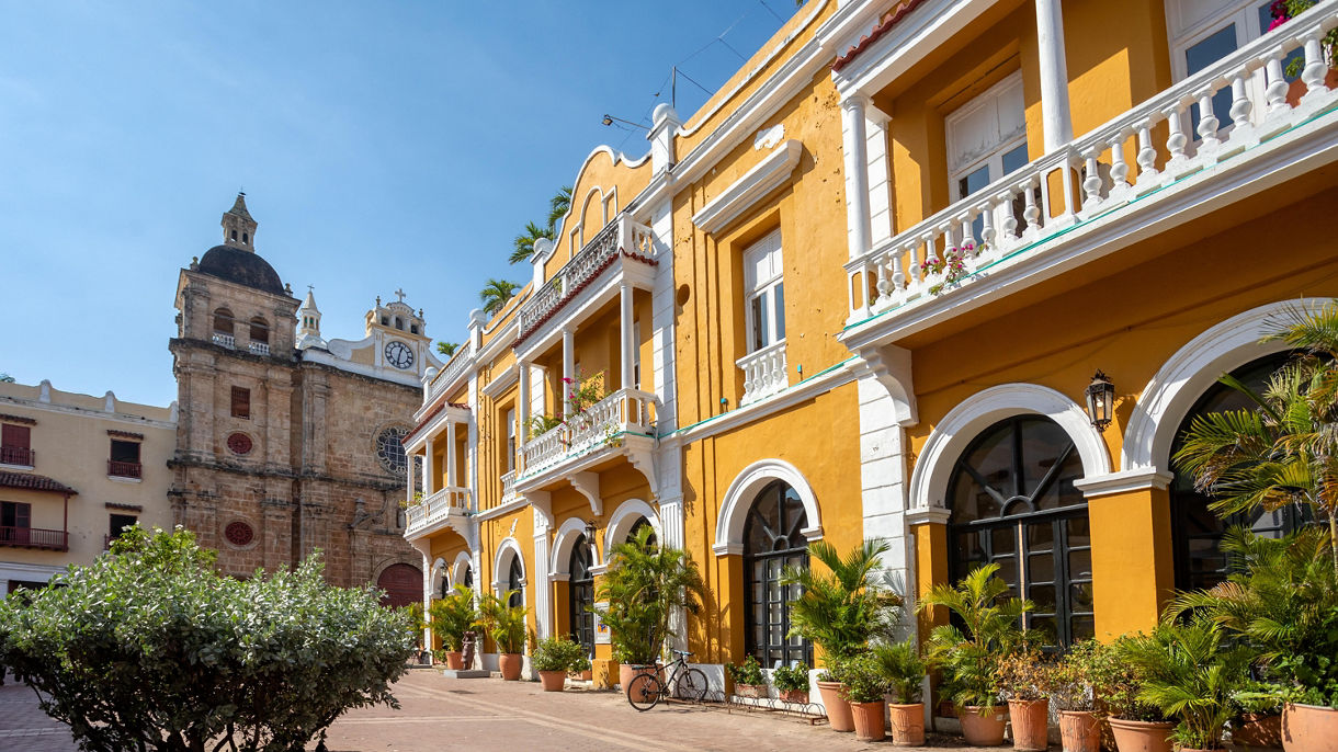 Easy Cartagena: A Journey Through Time