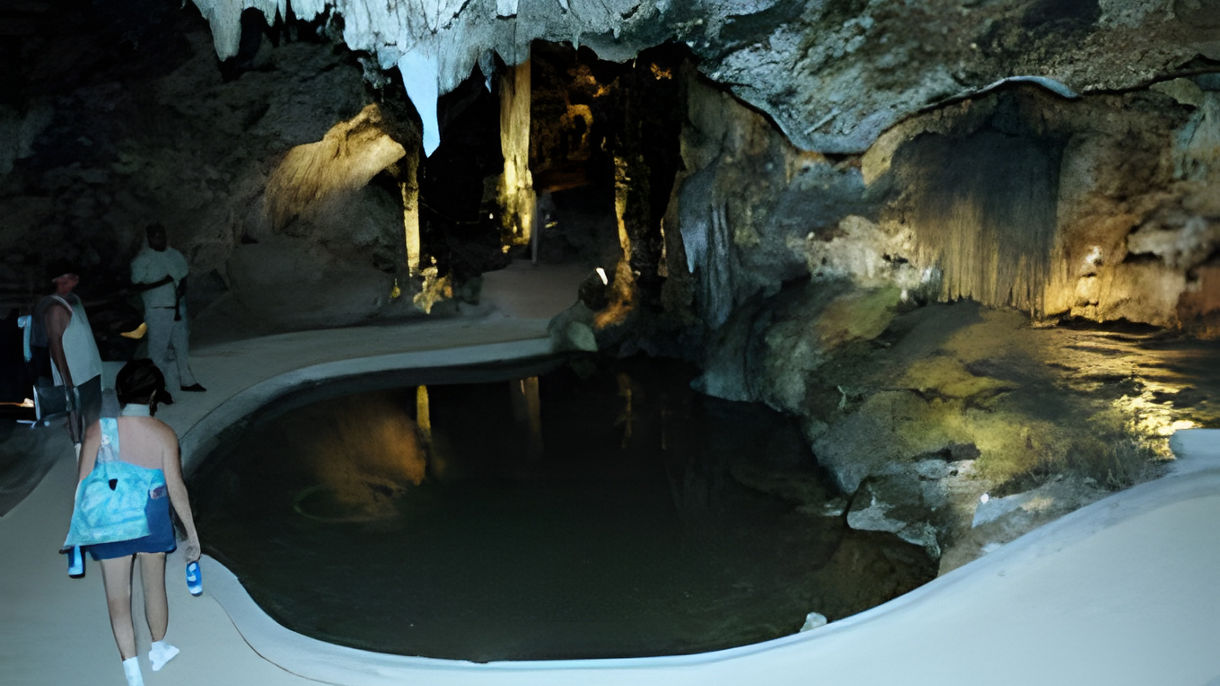 Hato Caves, Willemstad, Museum & Ship Lunch Break