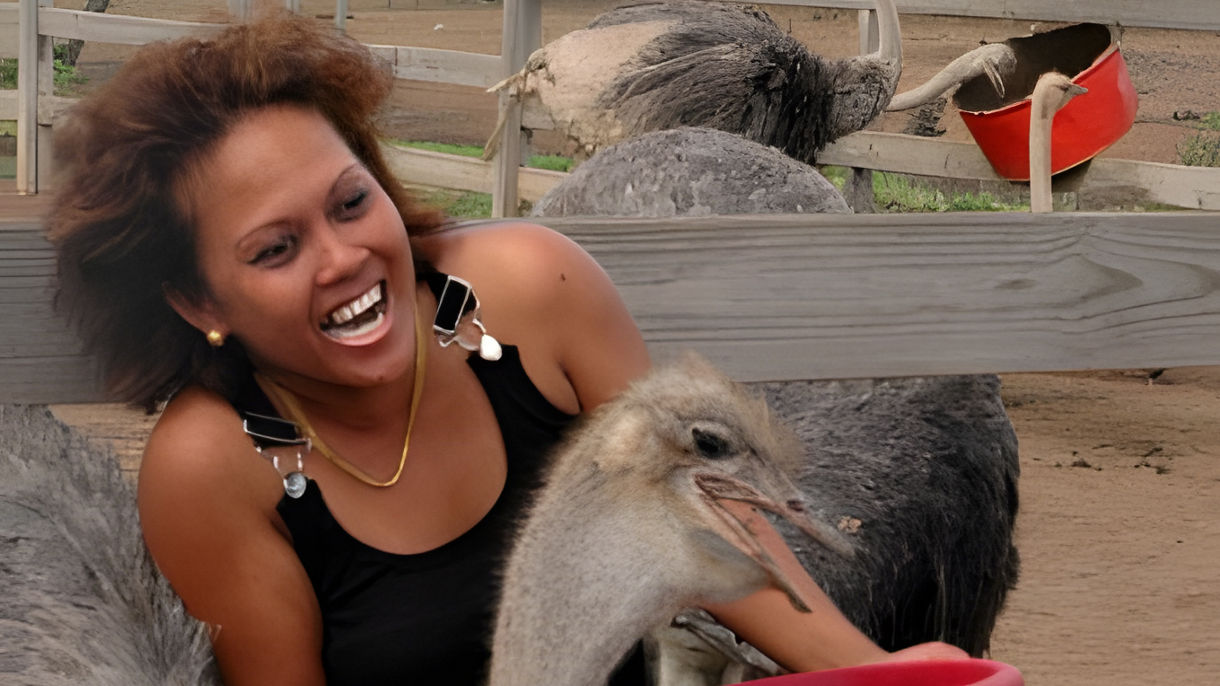 Local Connections: Ostrich Farm, Workshop & Scenic Drive with Local Artist