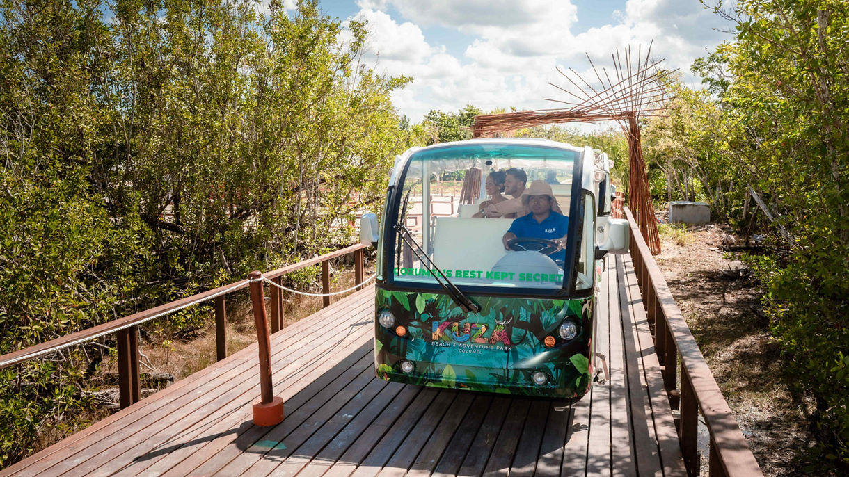 KUZÁ Beach Park Day Pass