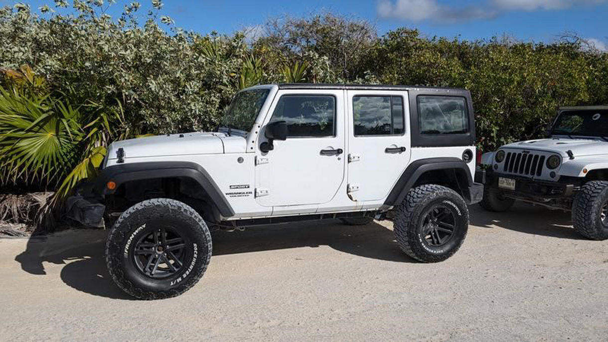 Adventure Jeep, Snorkel & Anemona Beach