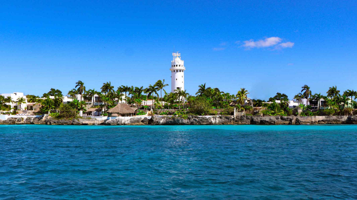 All-Inclusive Luxury Sail & Snorkel with Lunch
