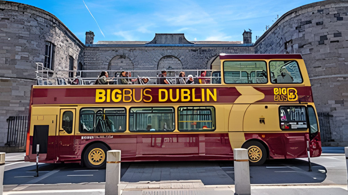 Hop On Hop Off Dublin with Transfer from Dun Laoghaire