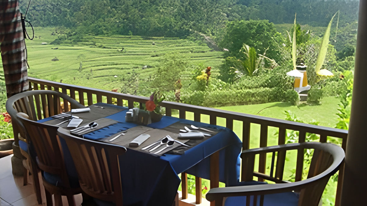 Batik Village & Historic Balinese Pavilion