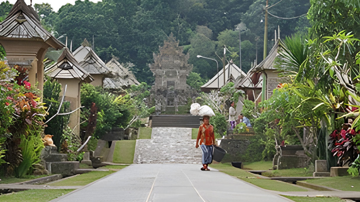 Batik Village & Historic Balinese Pavilion