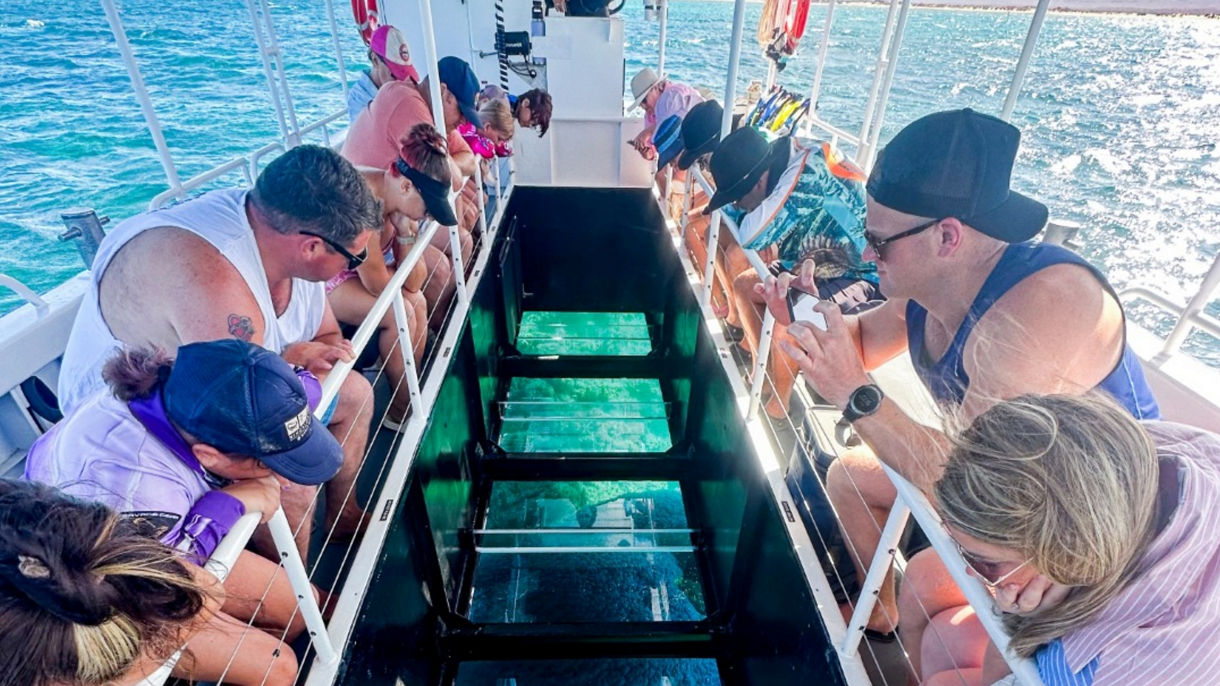 Coral Viewer with Ningaloo Glass bottom Boat