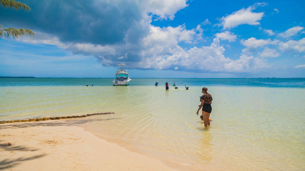Stingray Sandbar, Star Fish Point, Beach & Lunch