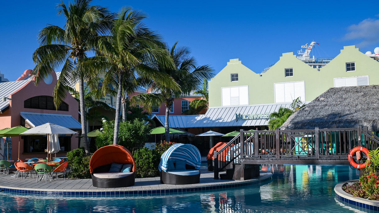 Margaritaville Poolside Clamshell Bed