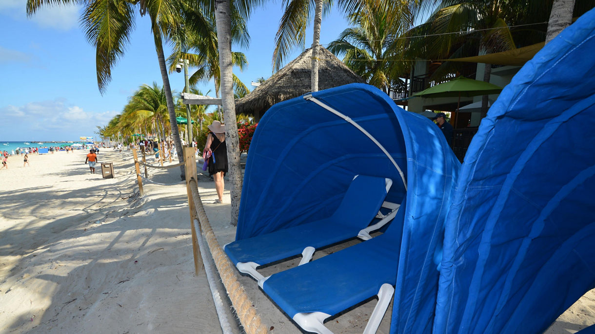 Grand Turk Beach Clamshell