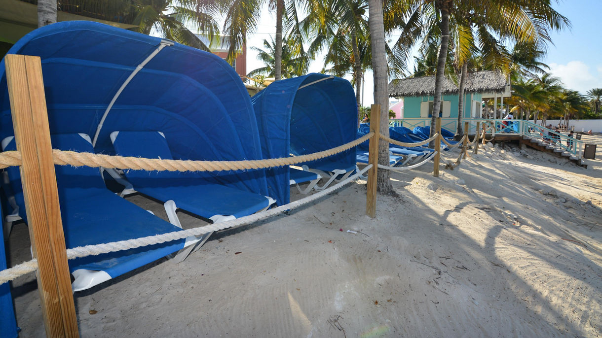 Grand Turk Beach Clamshell