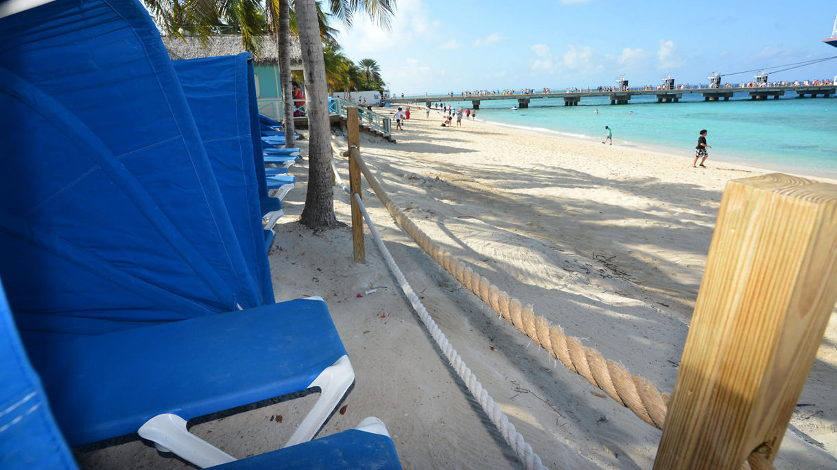 Grand Turk Beach Clamshell