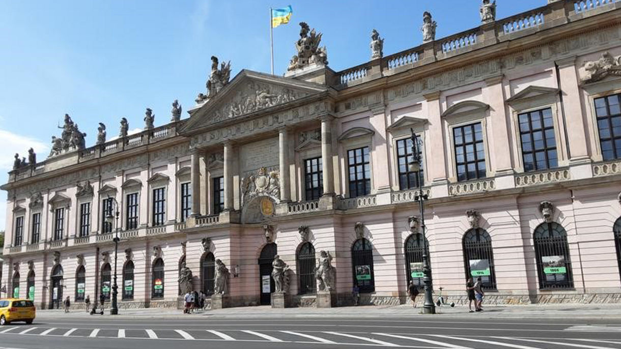 Berlin Highlights & Berlin On Your Own by Public Train