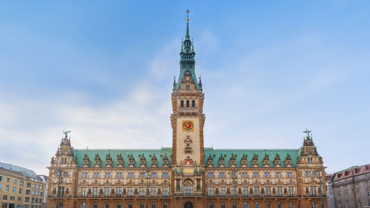Picture Perfect: City Selfies in Hamburg