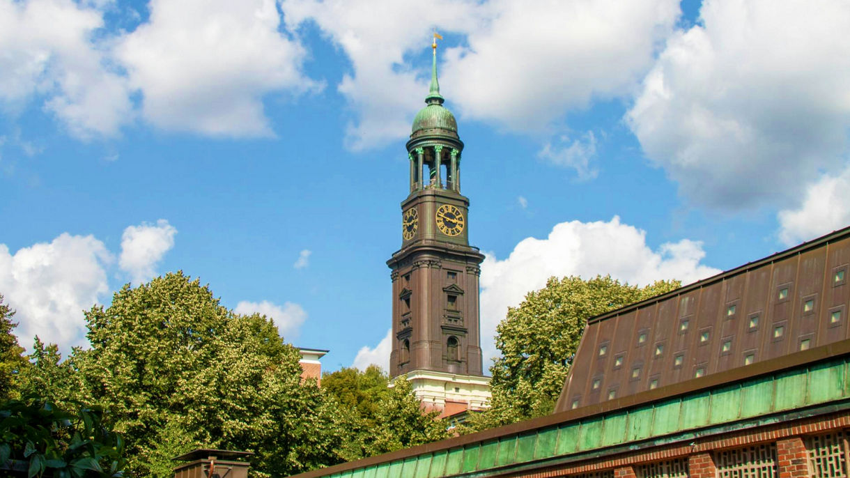 Picture Perfect: City Selfies in Hamburg