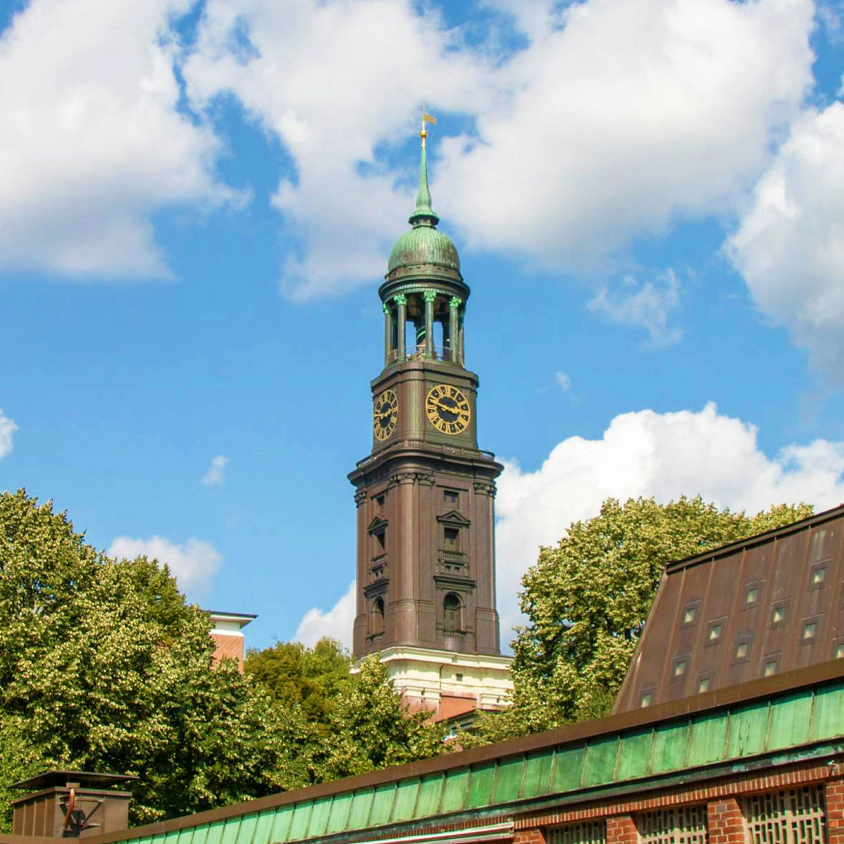 Picture Perfect: City Selfies in Hamburg