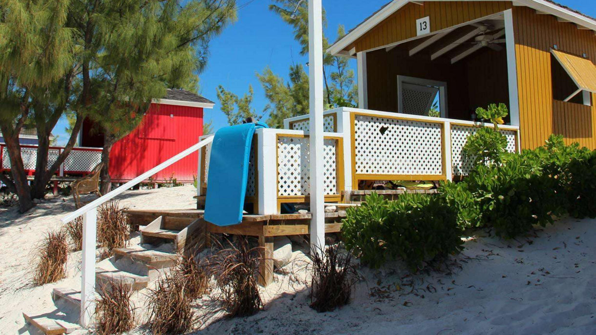 Beach Cabana Rental (4 people maximum)