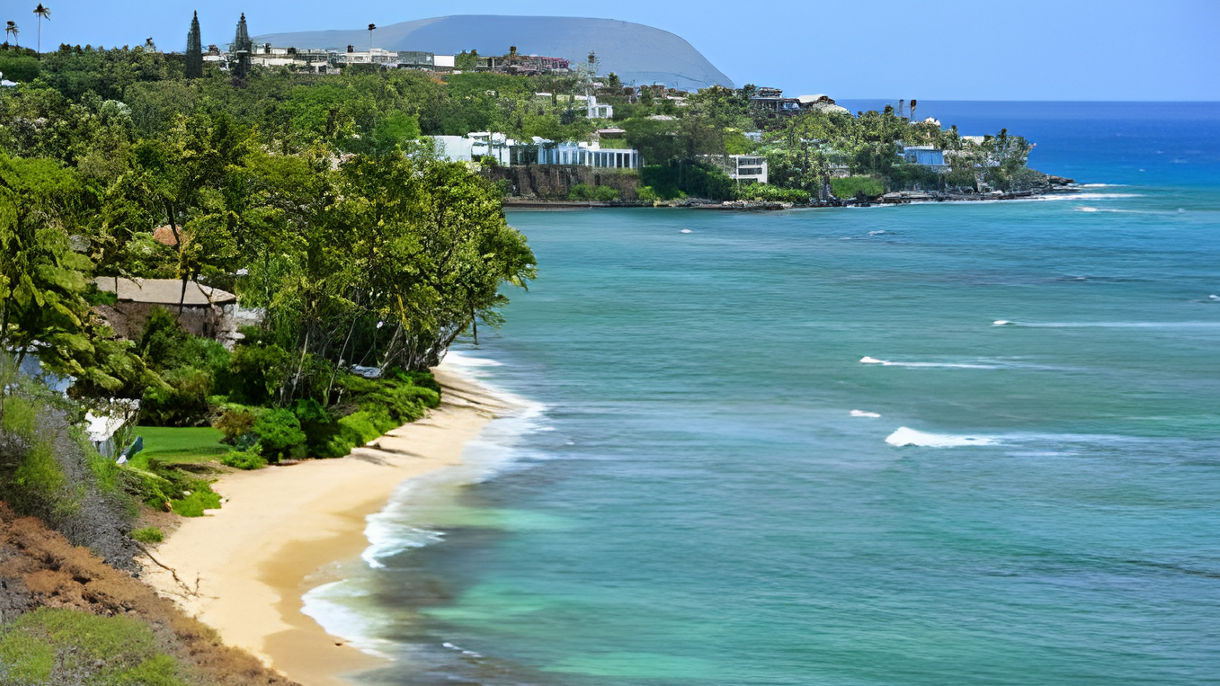 Famous Oahu Sights, Bites & Sips