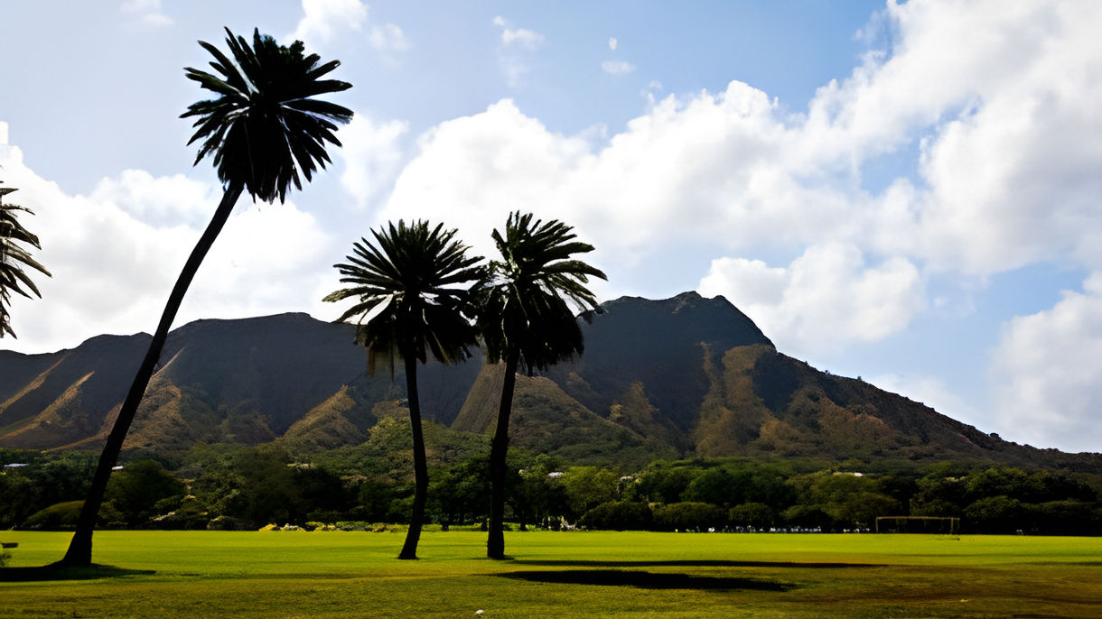 Iconic Diamond Head Adventure Hike