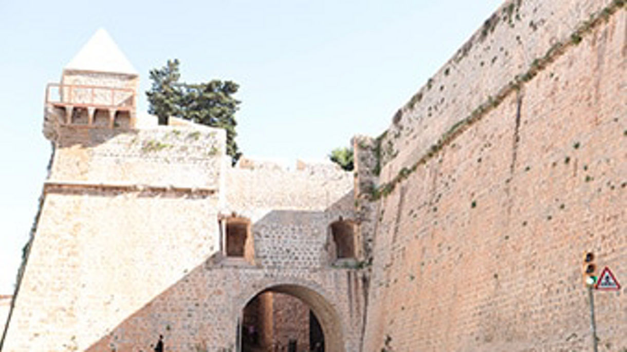 DALT VILA WALKING TOUR
