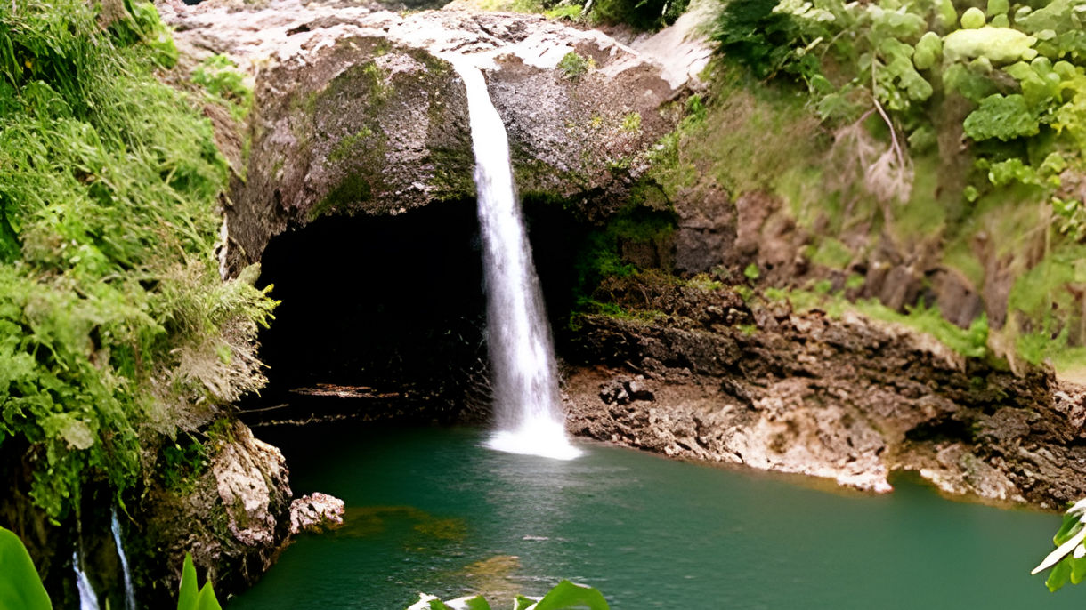 Waterfalls Spectacular: Akaka Falls & Rainbow Falls