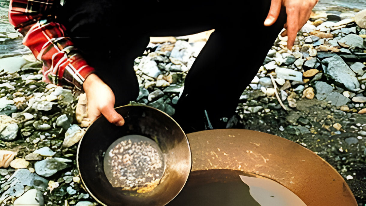 Gold Panning Adventure & Alaska Salmon Bake