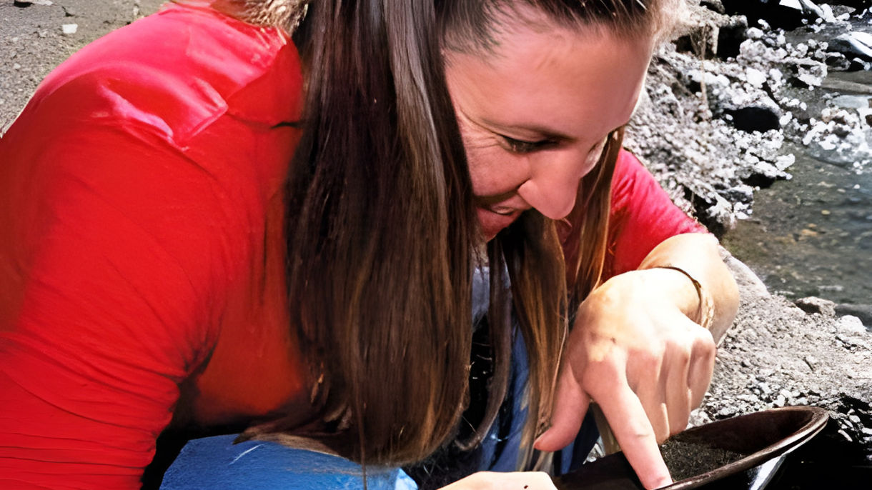 Gold Panning Adventure & Alaska Salmon Bake